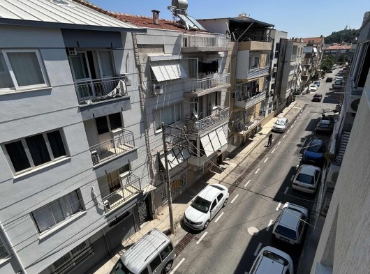 Ufuk Topbaş Gayrimenkul Ofisi’nden Balçova Onur Mahallesinde 2+1 Satılık Daire