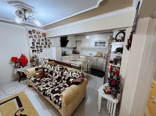 Ufuk Topbaş Gayrimenkul Ofisi’nden Balçova Site içi 3+1 Eşyalı Kiralık Daire