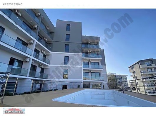 İzmir Çiğli Balatçık İnci Suites Sitesin' de Otoparklı ve Eşyalı Kiralık 1+1 Daire