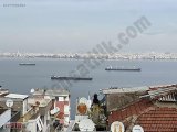 Konak Kılıç Reis Mahallesin'de Kiralık Full Deniz manzarılı ve doğalgazlı 2+1 Eşyalı Daire