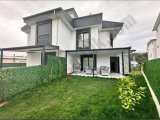 Seferihisar Payamlı'da Geniş Bahçeli Denize Yakın Satılık 2+1 Villa