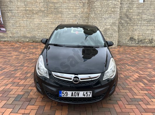 Satılık 2013 model Opel Corsa 1.2 Twinport 220 bin KM. Benzinli