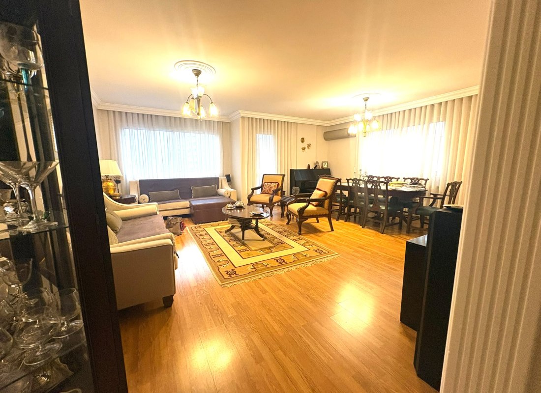 Metropol Hastanesi Yanı Site İçinde Asansörlü Otoparklı 175 M2 3+1 Arakat Daire