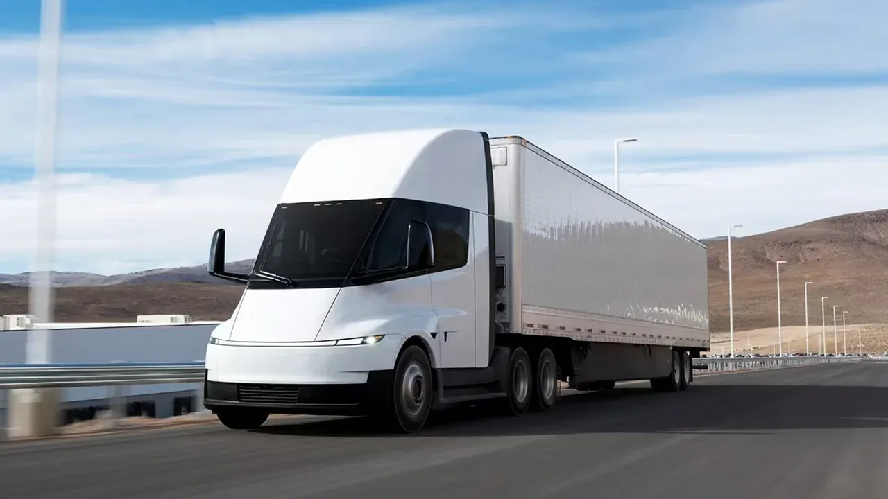Tesla Semi'nin Menzili 800 Kilometreye Ulaşıyor1