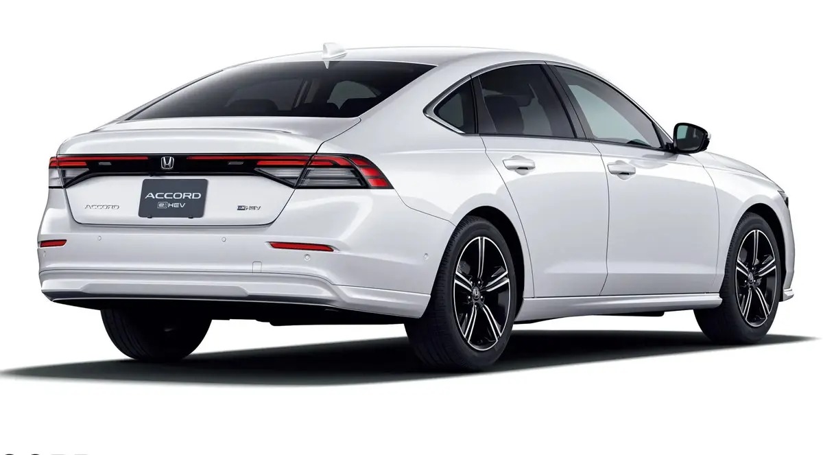 Honda Accord e:HEV Sensing 360-2