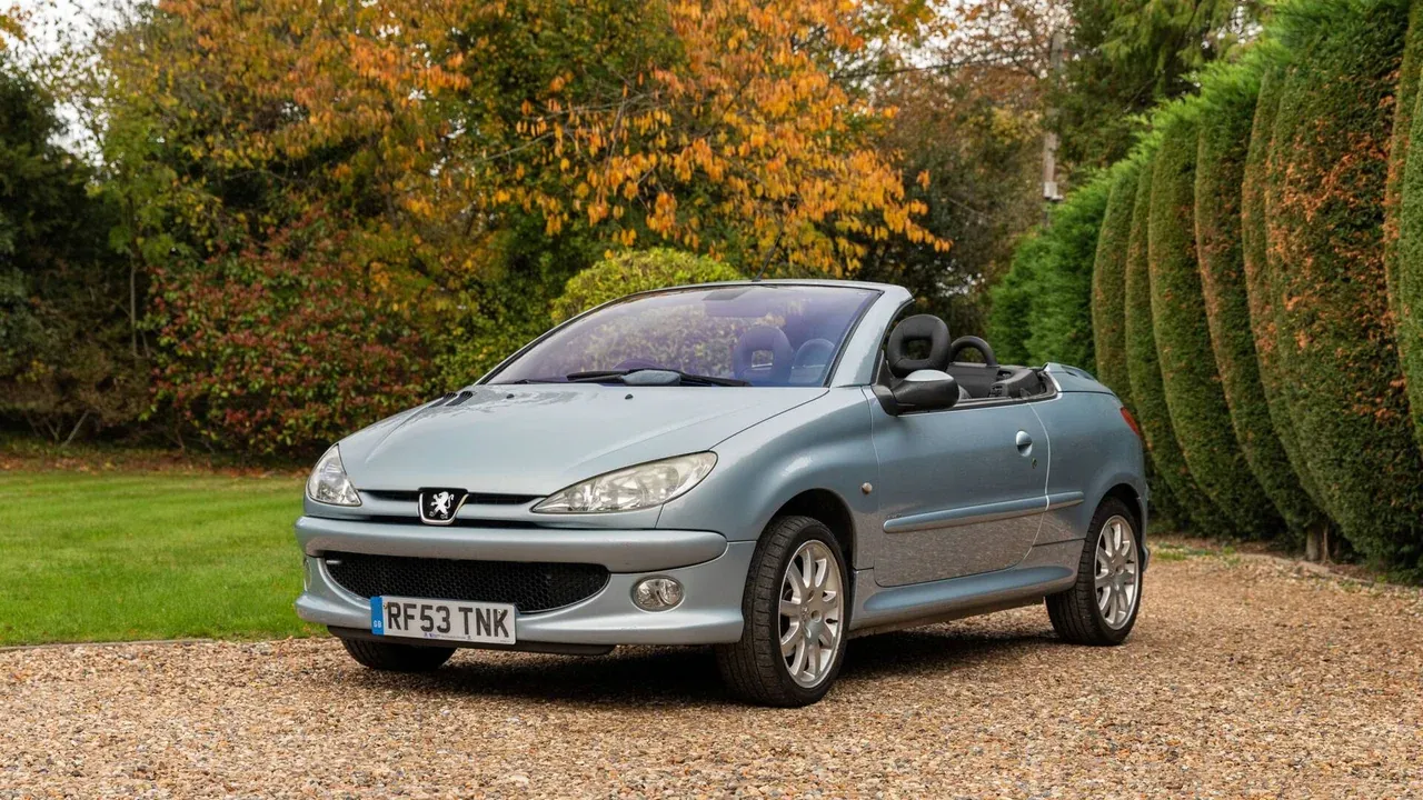 2006 Peugeot 206 1.6 HDi CC: Uygun Maliyetli Cabrio Arayanlara