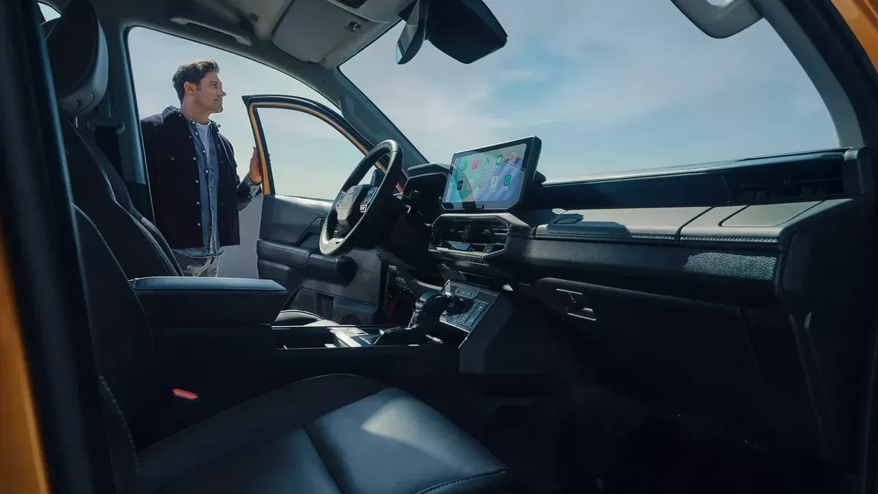 Yeni Hilux Türkiye’ye Geldi: Hibrit Destekli Dizel Motor ve 4x4 Sistem7